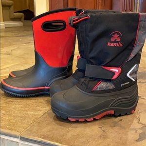 Boys rain snow winter boots size 1 Kamik & Zoogs